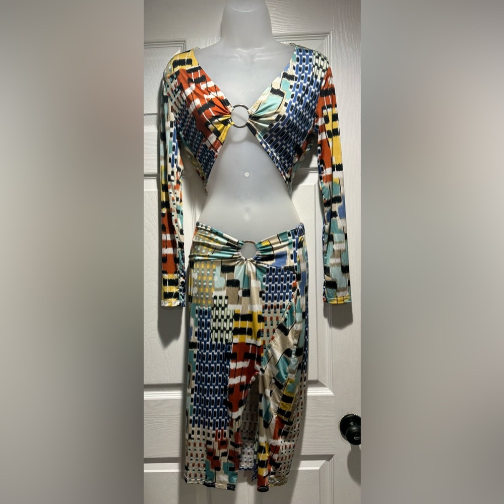 Multicolor Cutout Crop Top and Skirt Set (Size M) - Picture 4 of 8